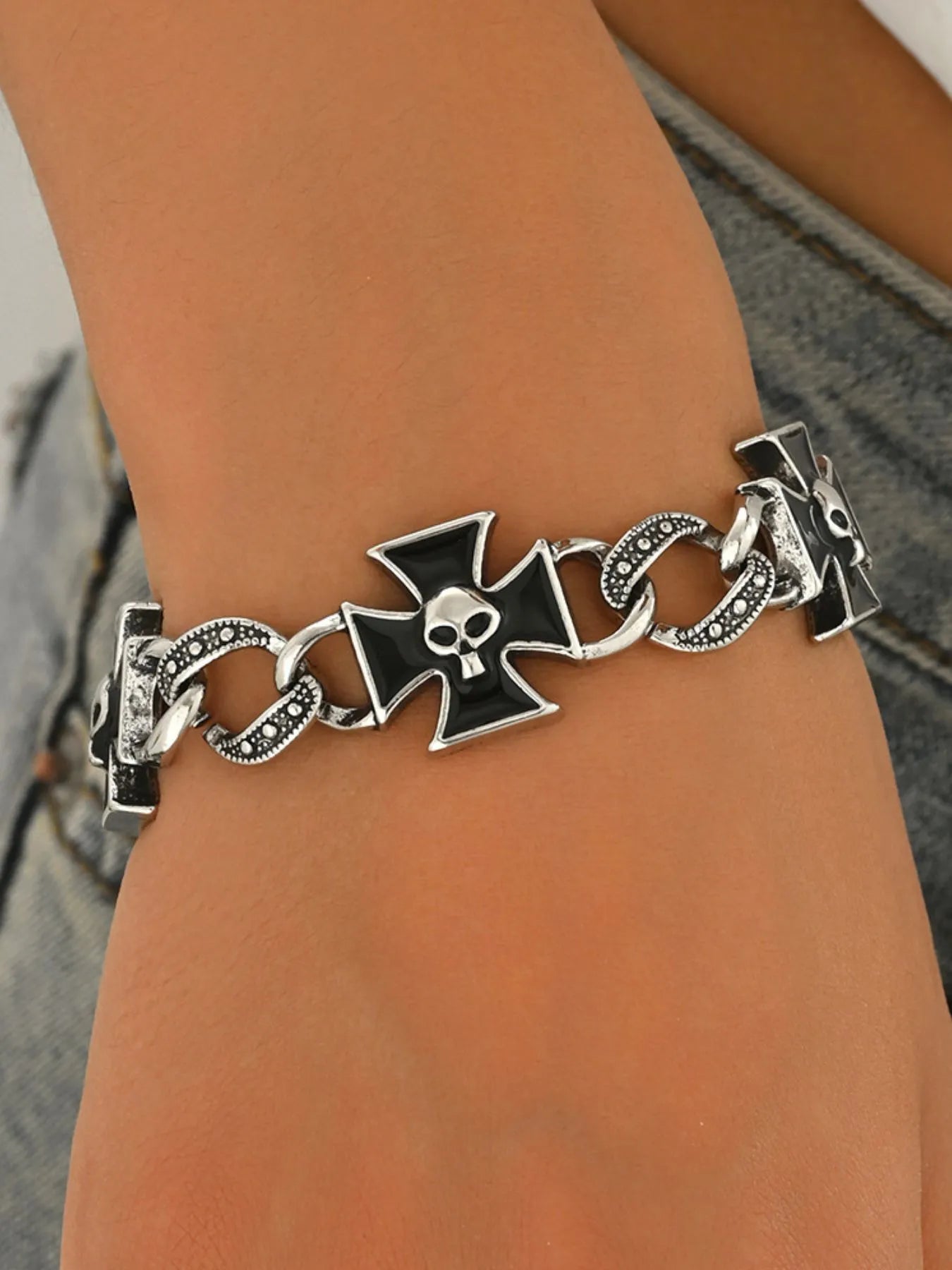 Gothic Skull Cross Chain Bracelet - Treasured Gift's & More