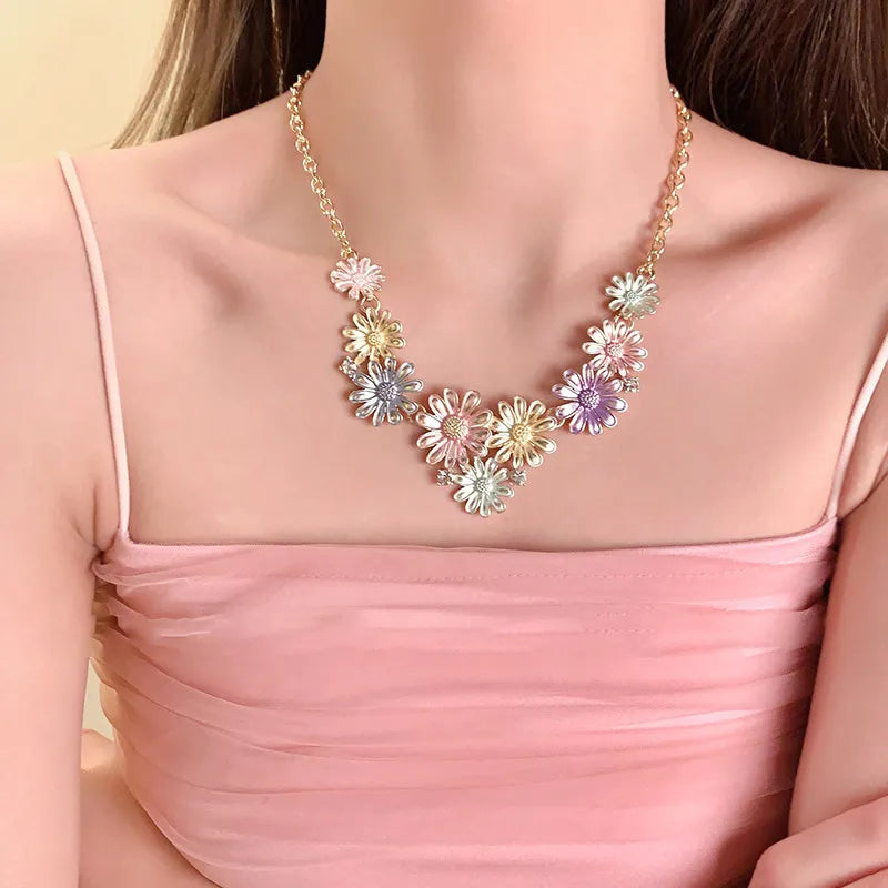 Alloy Rhinestone Daisy Necklace - Treasured Gift's & More
