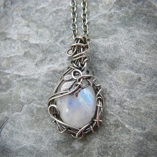 1pc Exquisite Moonstone Pendant Necklace