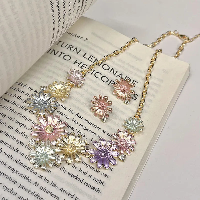 Alloy Rhinestone Daisy Necklace - Treasured Gift's & More