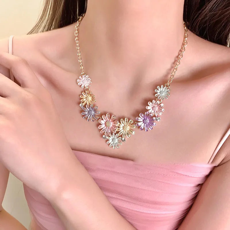 Alloy Rhinestone Daisy Necklace - Treasured Gift's & More