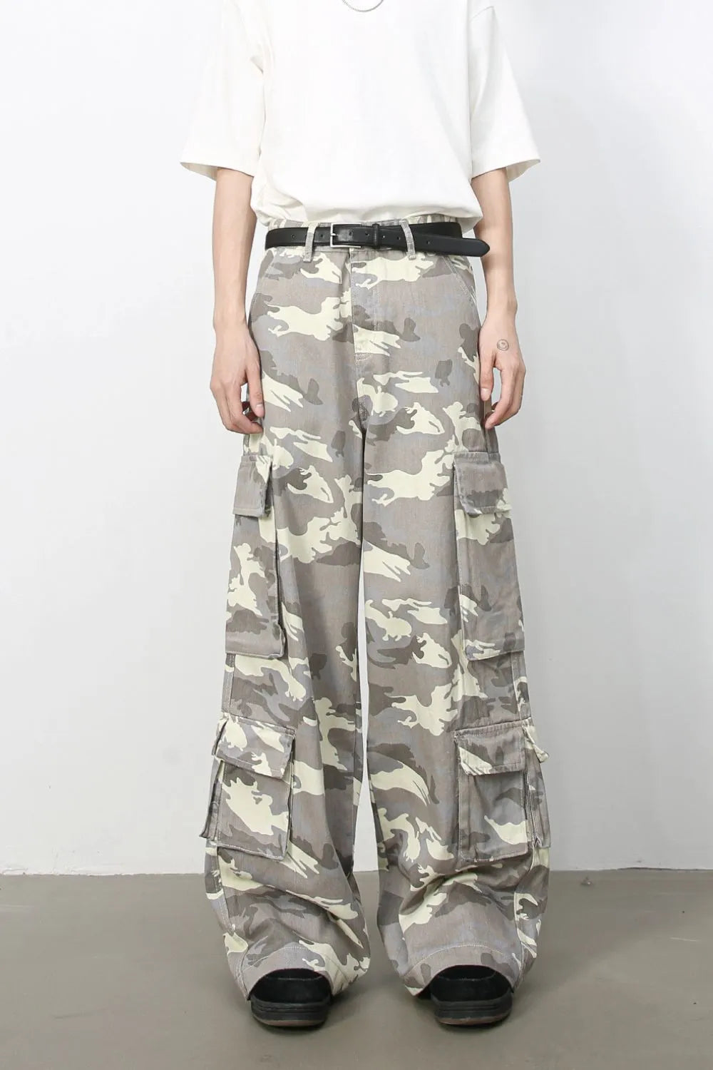 Men's Camouflage Wide Leg Cargo Jeans - Treasured Gift's & More