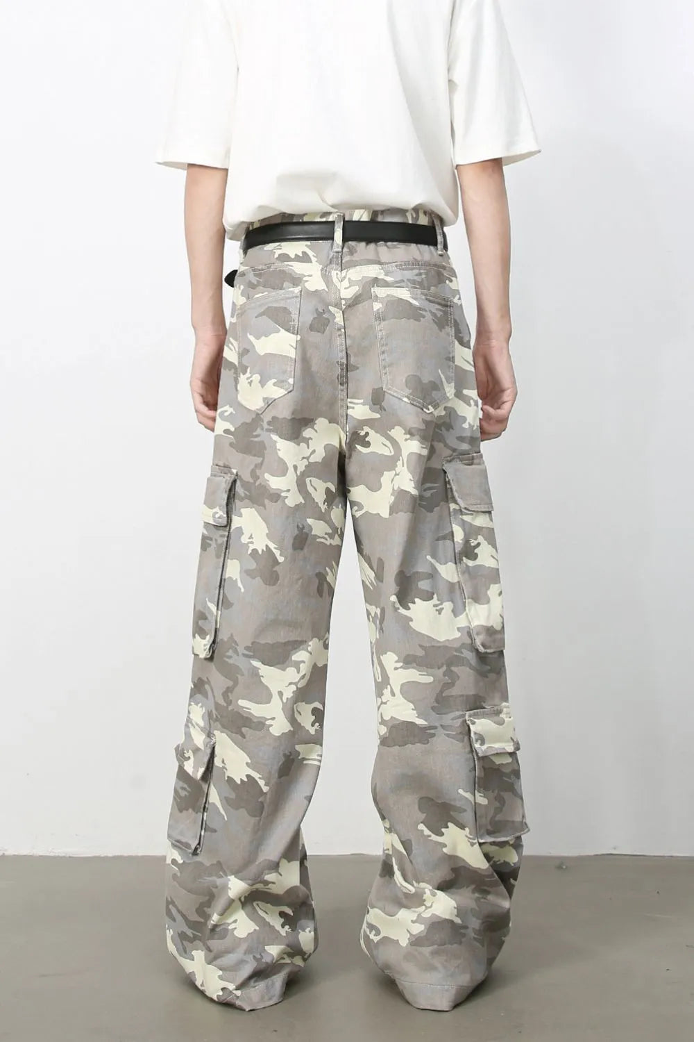 Men's Camouflage Wide Leg Cargo Jeans - Treasured Gift's & More