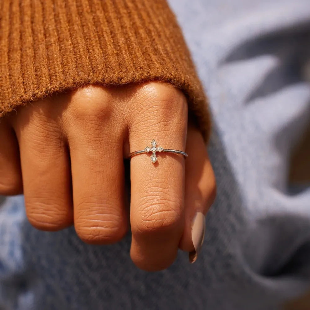 925 Sterling Silver Cross Ring - Treasured Gift's & More